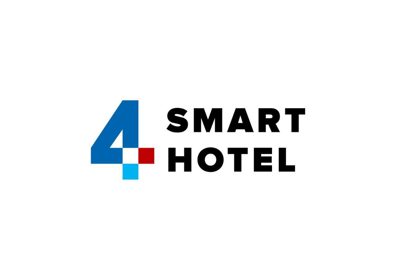 4 Smart Hotel 奥洛穆茨 外观 照片
